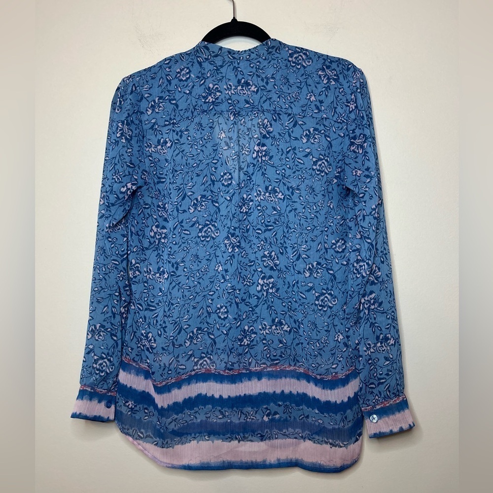 KUT from the Kloth Jasmine Top Blue Sheer Roll Tab
Long Sleeve Button Up Size XS - Picture 2 of 8